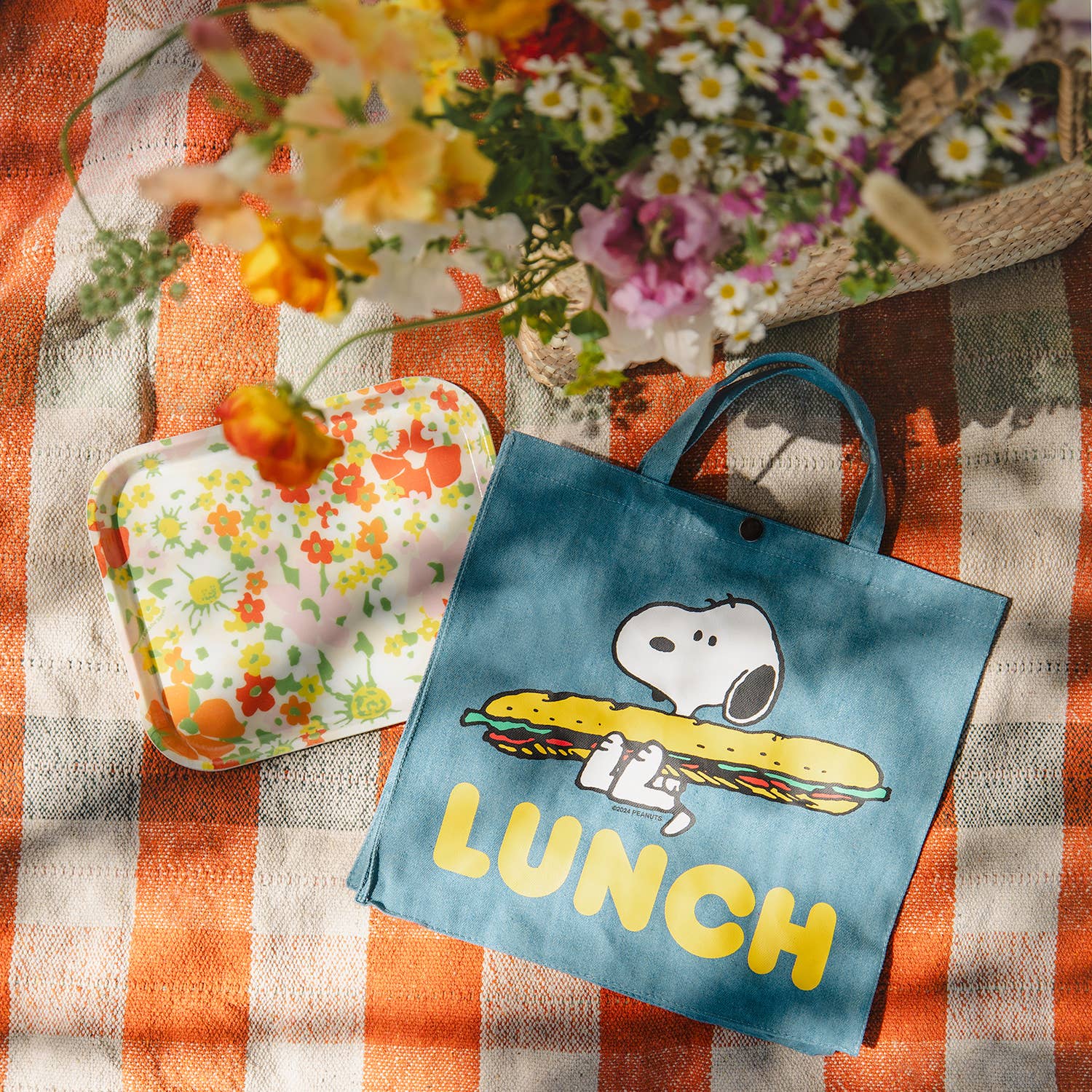 Peanuts® - Snoopy Lunch Vintage-Style Market Tote - Image 2