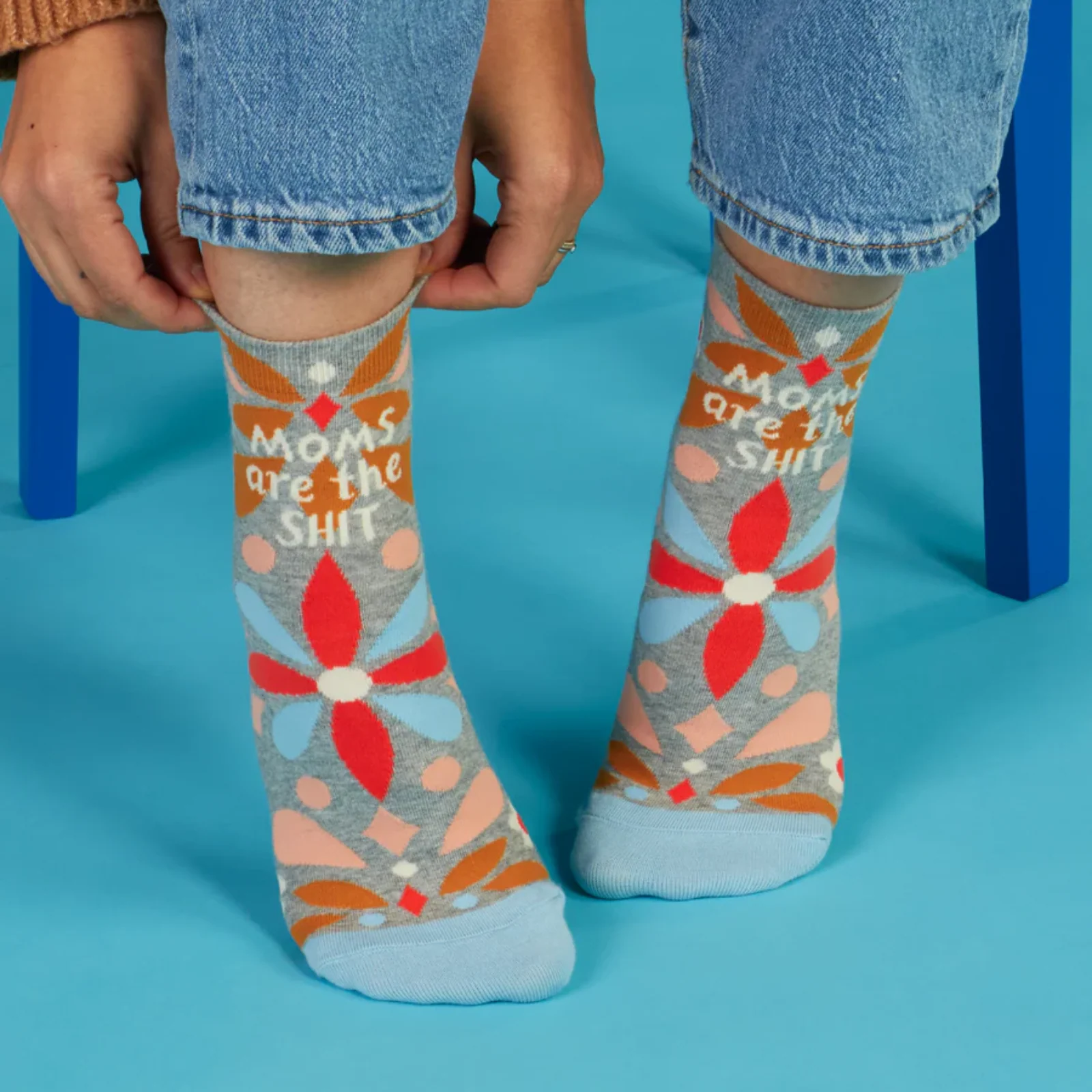 Blue Q Women's Ankle Socks 'Moms Are The Shit' - Image 2
