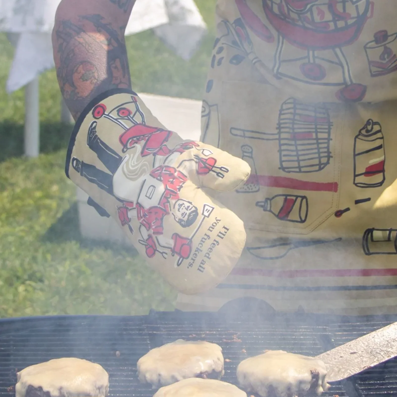 Blue Q Oven Mitt 'I'll Feed All You Fuckers' - Image 3