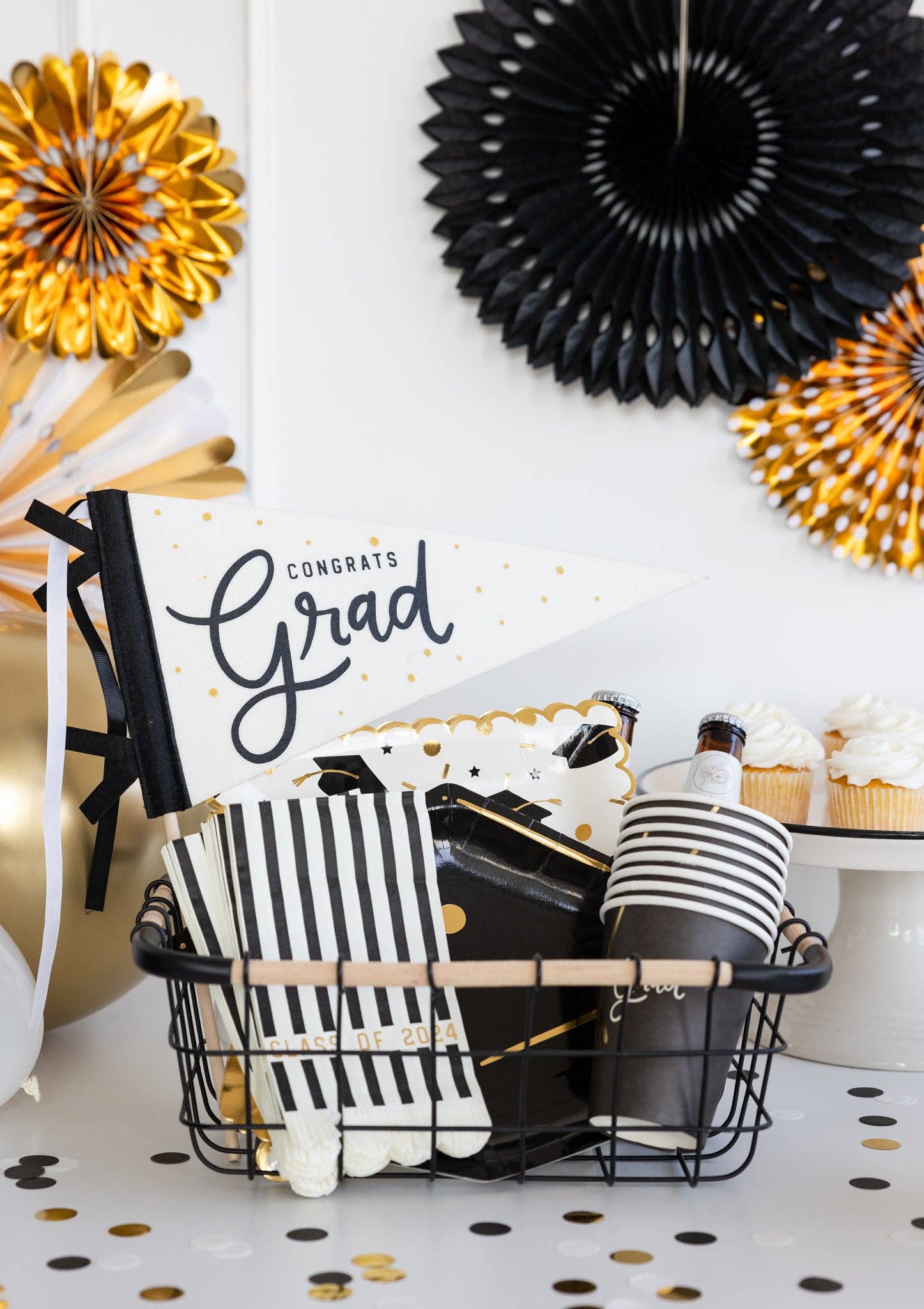 Graduation Cap Scatter Paper Plates - Image 4