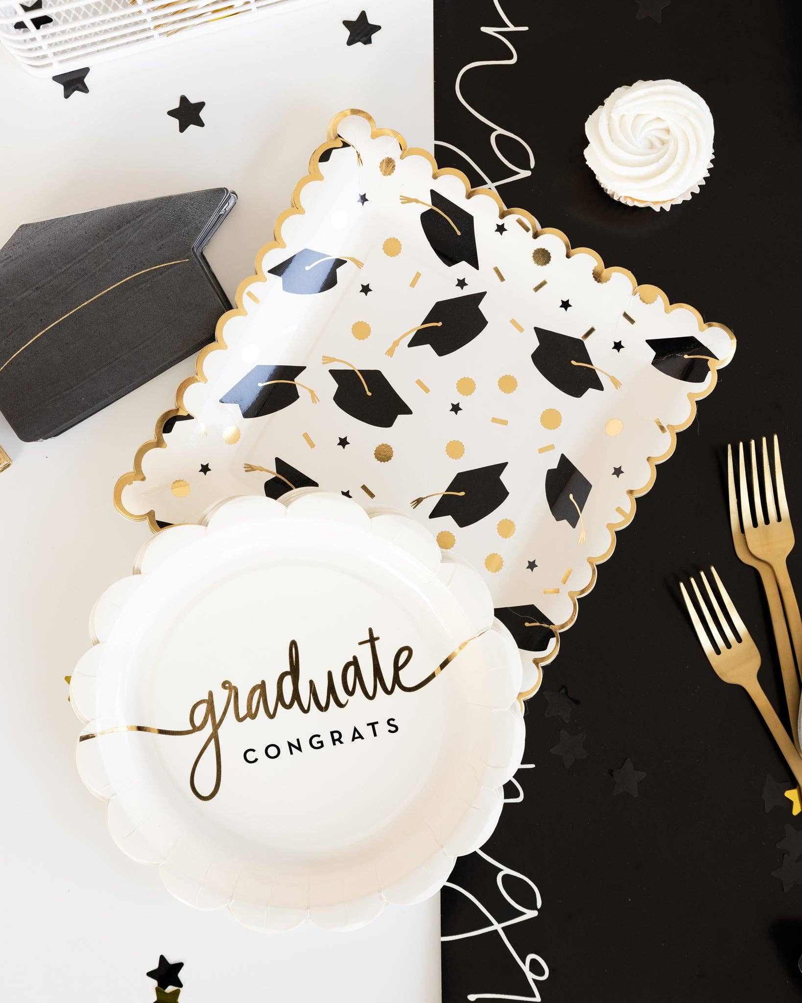 Graduation Cap Scatter Paper Plates - Image 5