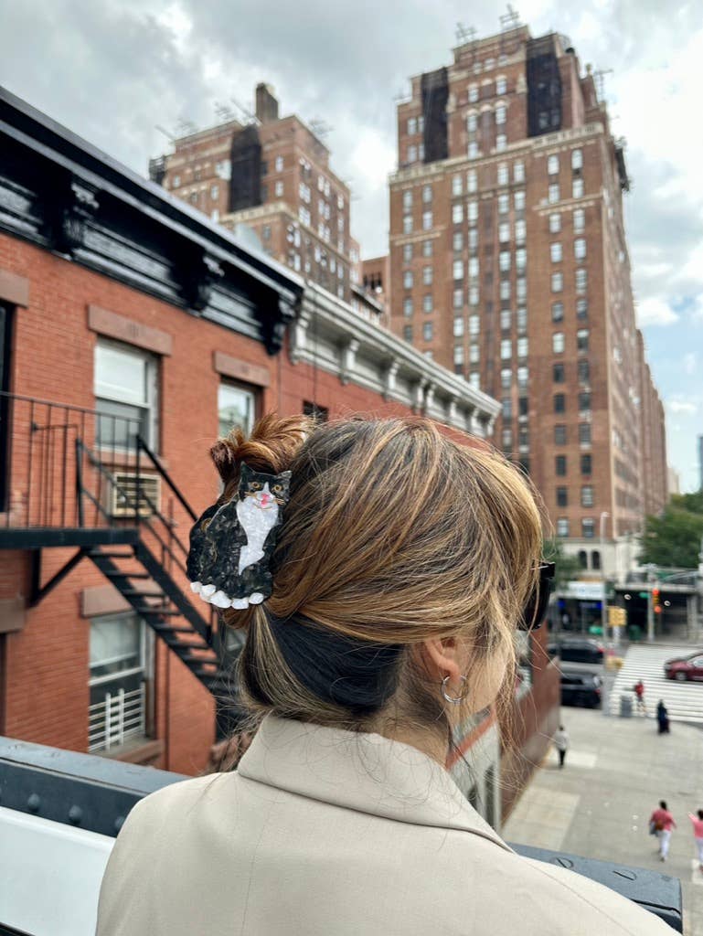 Hand-painted Tuxedo Cat Claw Hair Clip - Image 2