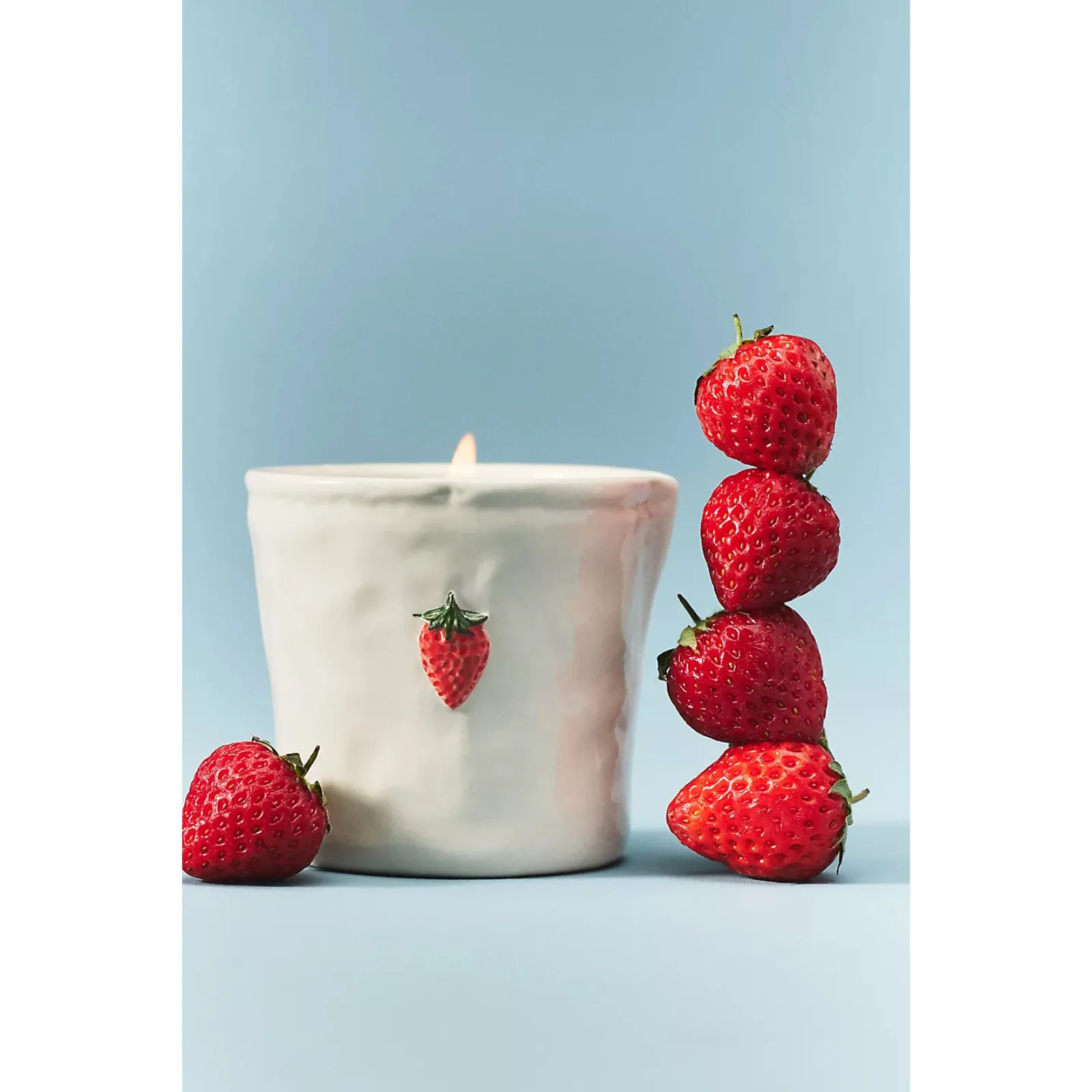 Paddywax Bistro Embossed Ceramic 8.0oz Candle - Strawberry - Image 2